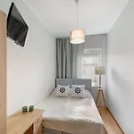 2 Bed Flat - Sleeps 8 - Parking - Wifi * Stettin