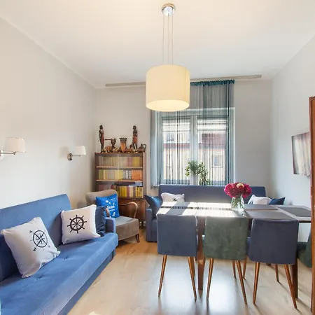 Διαμέρισμα 2 Bed Flat - Sleeps 8 - Parking - Wifi *