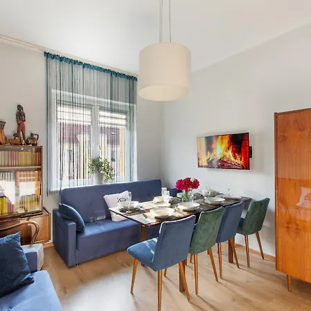 Cozy 2 Bedroom In