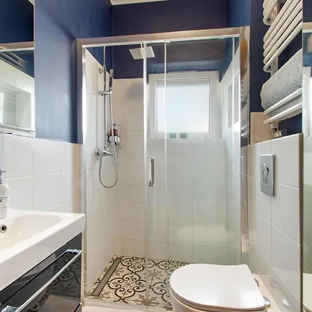 アパート 2 Bed Flat - Sleeps 8 - Parking - Wifi *