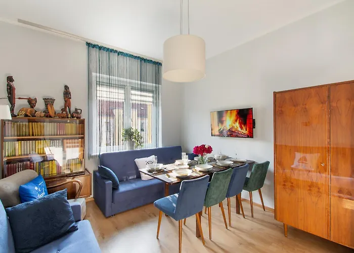 2 Bed Flat - Sleeps 8 - Parking - Wifi