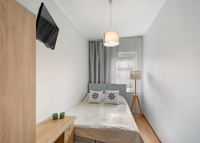 2 Bed Flat - Sleeps 8 - Parking - Wifi * Štetín